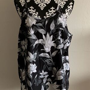 Tek Gear Women's‎ XL Black Floral Tank Top Sleeveless Racerback Casual